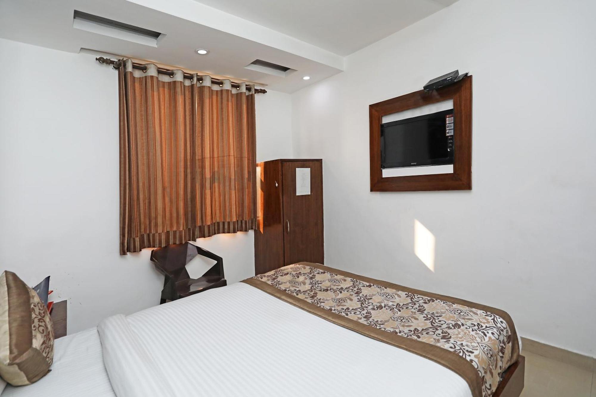 Hotel O Cg International Ню Делхи Екстериор снимка